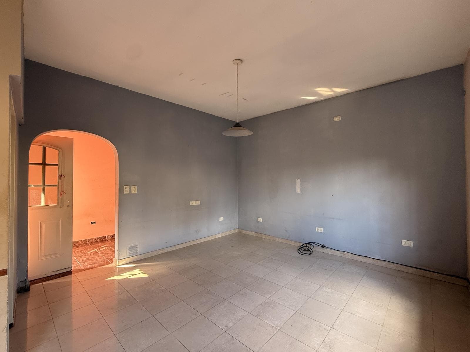 FOR SALE: 4-room townhouse with a PATIO and GRILL in Caseros—NO MAINTENANCE FEES