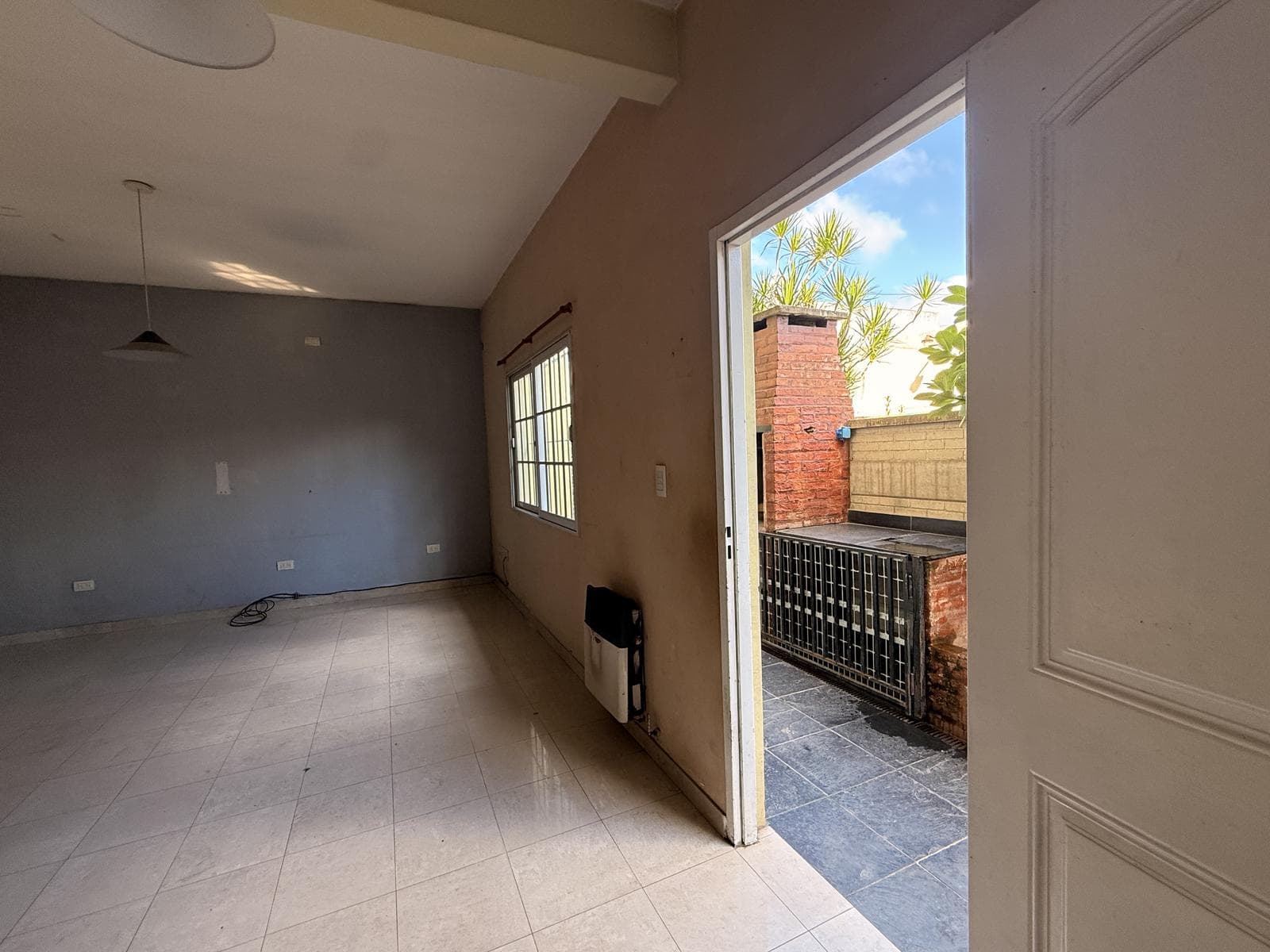 FOR SALE: 4-room townhouse with a PATIO and GRILL in Caseros—NO MAINTENANCE FEES