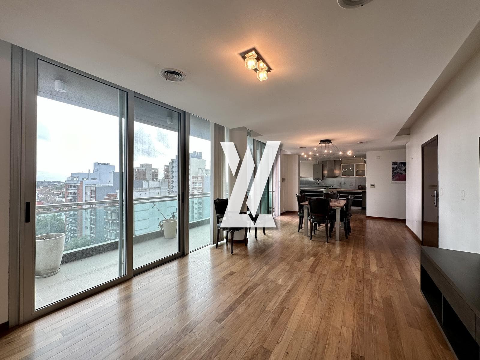 4-room apartment for sale in downtown Quilmes with a garage