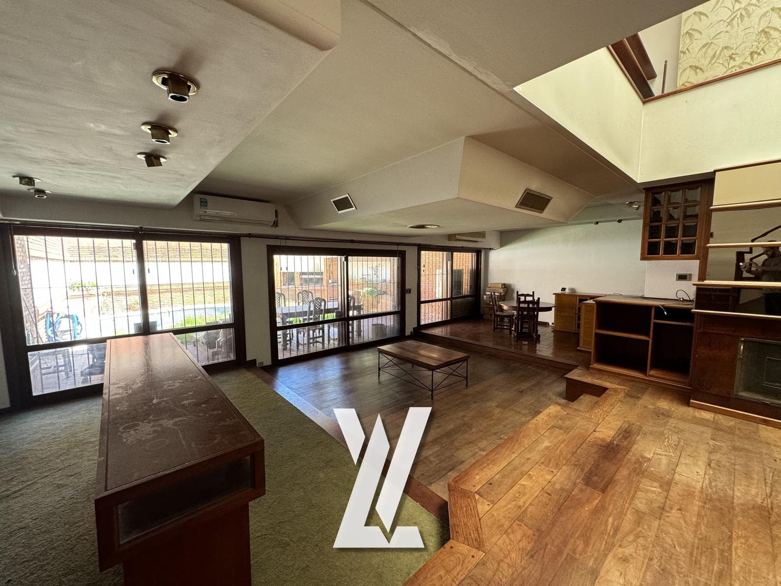 6-room house for sale in downtown Bernal - financing available