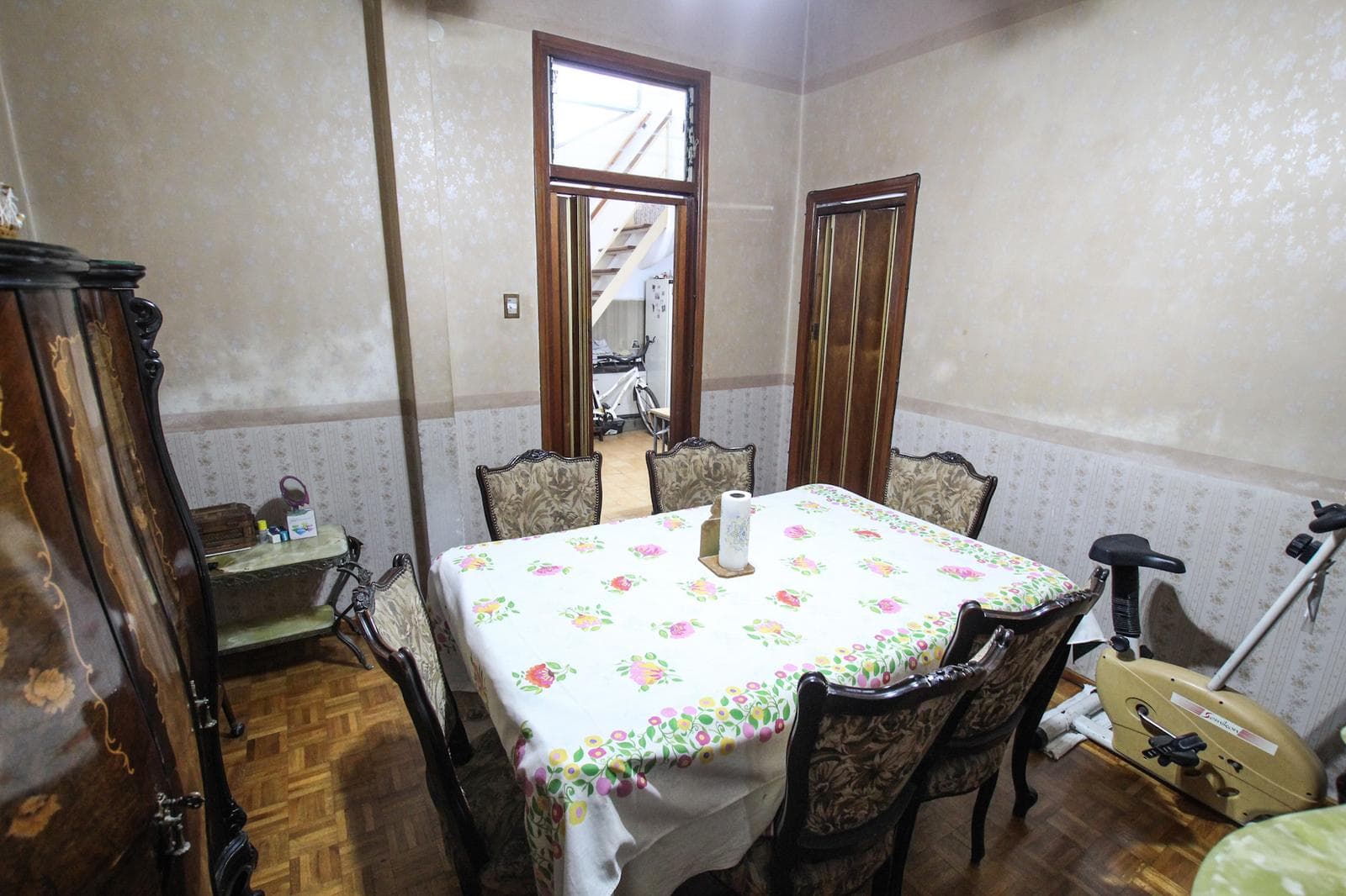 3-room penthouse for sale in Parque Chacabuco—laundry room and rooftop terrace—NO MAINTENANCE FEES—GOOD CONDITION—PRIVACY