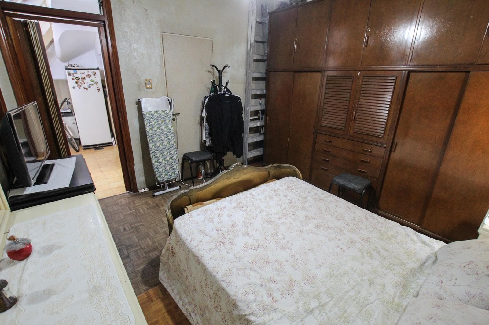 3-room penthouse for sale in Parque Chacabuco—laundry room and rooftop terrace—NO MAINTENANCE FEES—GOOD CONDITION—PRIVACY