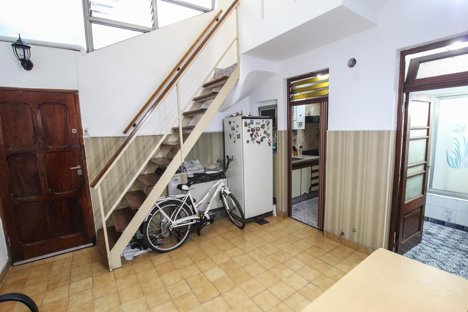 3-room penthouse for sale in Parque Chacabuco—laundry room and rooftop terrace—NO MAINTENANCE FEES—GOOD CONDITION—PRIVACY