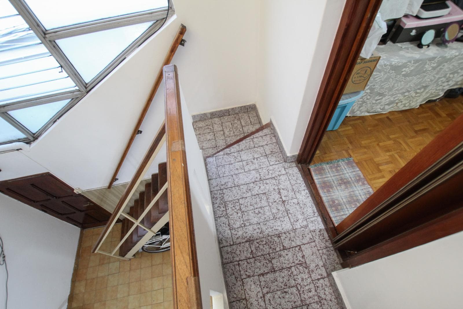 3-room penthouse for sale in Parque Chacabuco—laundry room and rooftop terrace—NO MAINTENANCE FEES—GOOD CONDITION—PRIVACY