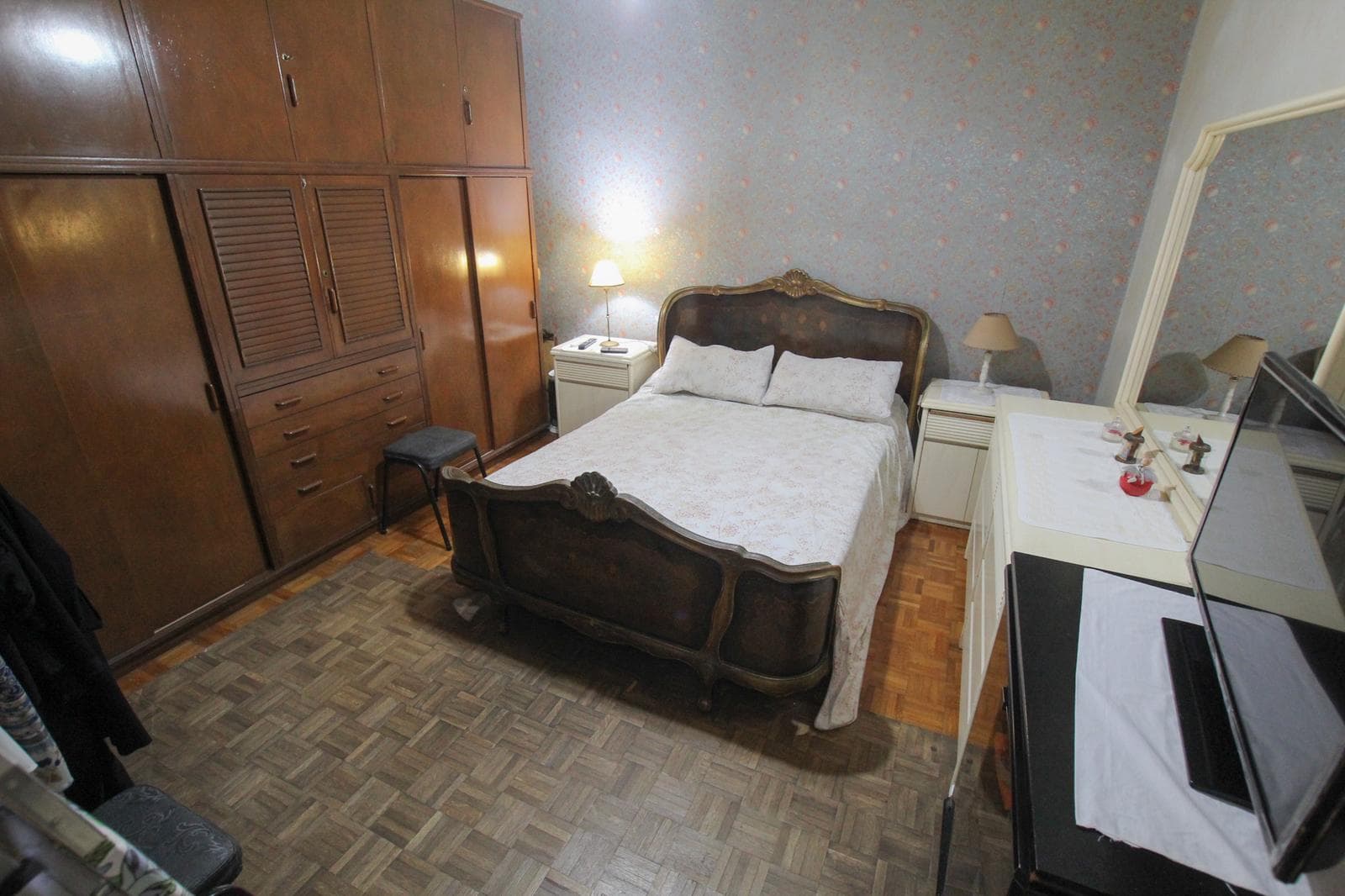 3-room penthouse for sale in Parque Chacabuco—laundry room and rooftop terrace—NO MAINTENANCE FEES—GOOD CONDITION—PRIVACY