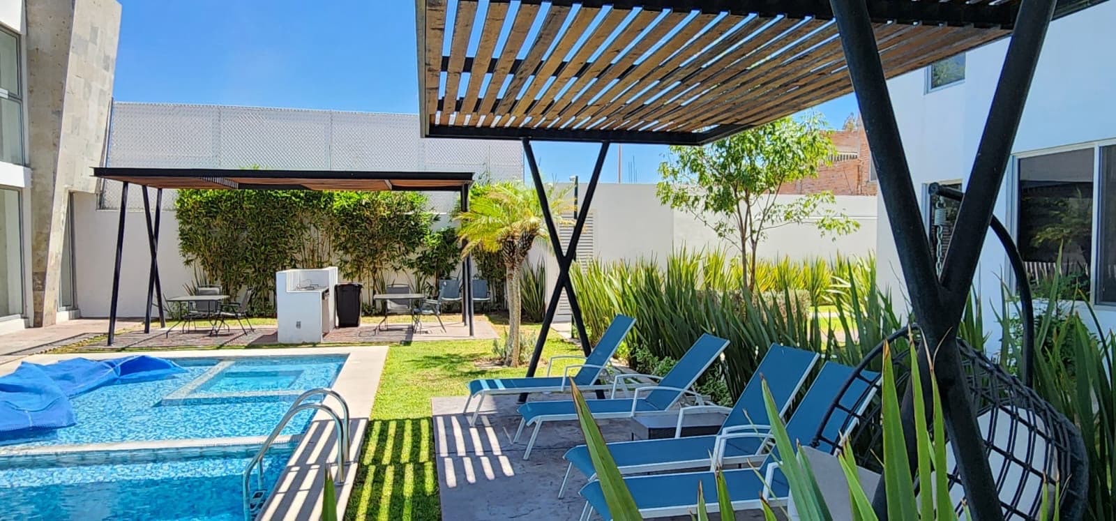 Apartment - Los Calicantos Subdivision