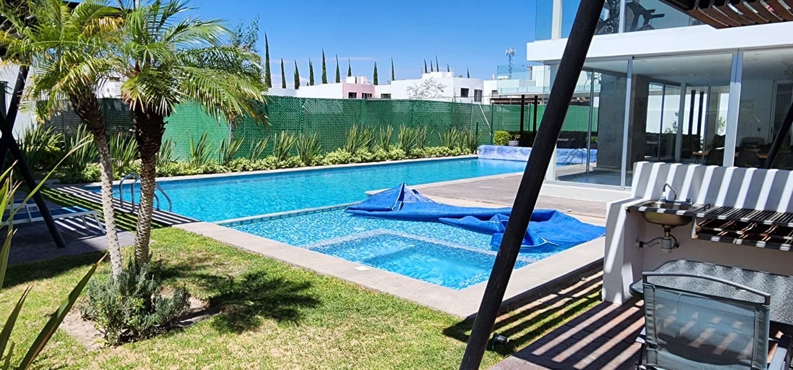 Apartment - Los Calicantos Subdivision