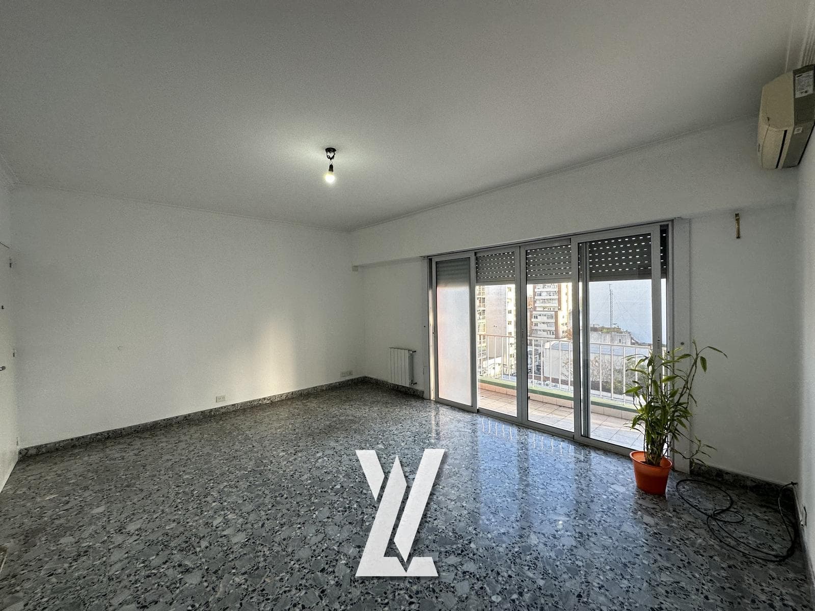 3-Bedroom Apartment for Sale in Downtown Quilmes - Financing Available