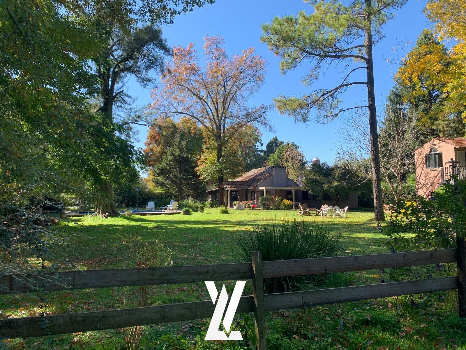 4-room country-style house for sale in the Los Jazmines neighborhood of Del Viso