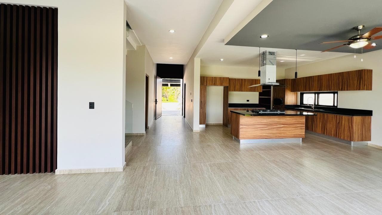 House for sale in Lagos del Sol, Cancun.