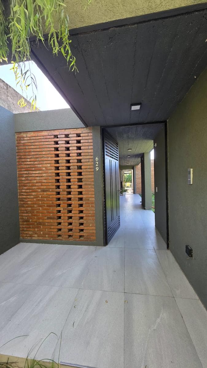 House for sale in Funes City.