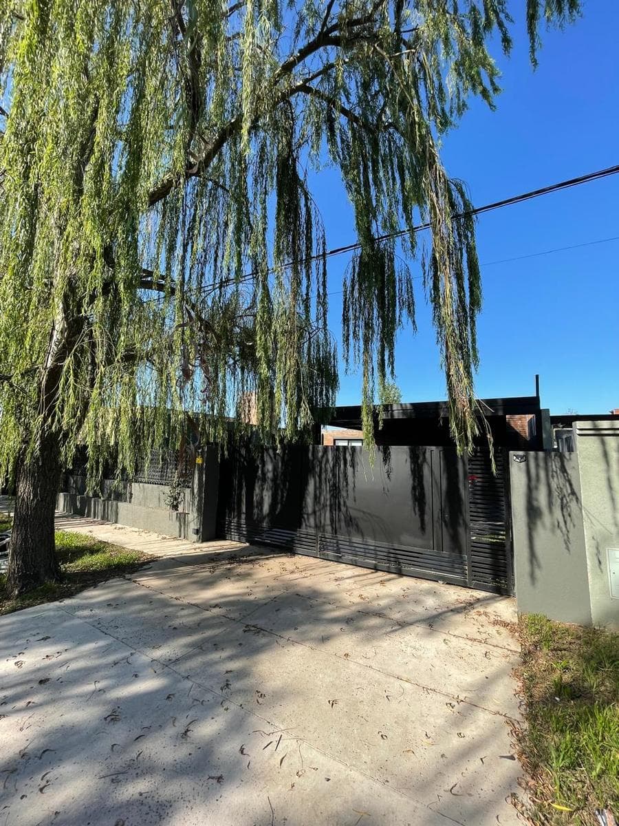 House for sale in Funes City.