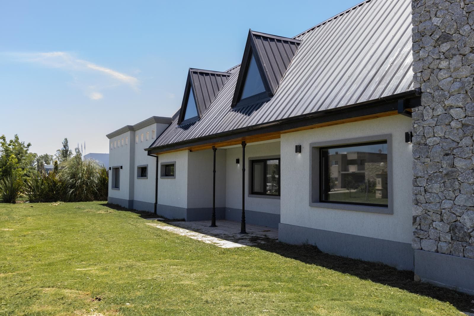 House for Sale in Lagos de San Eliseo, San Vicente