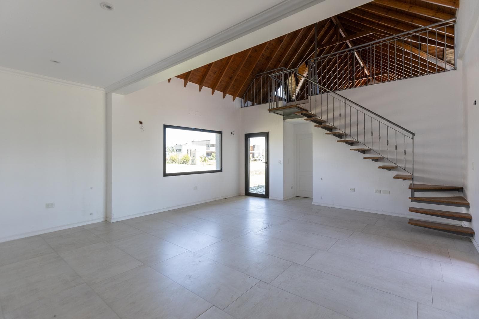 House for Sale in Lagos de San Eliseo, San Vicente