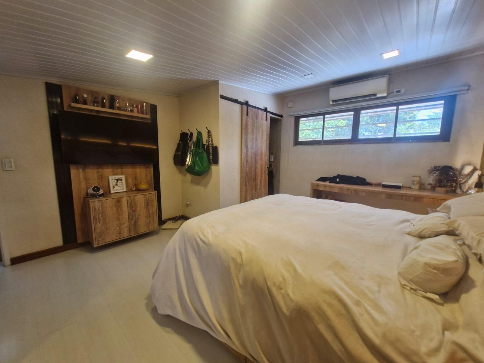 Industrial-Style House for Sale in Ezeiza