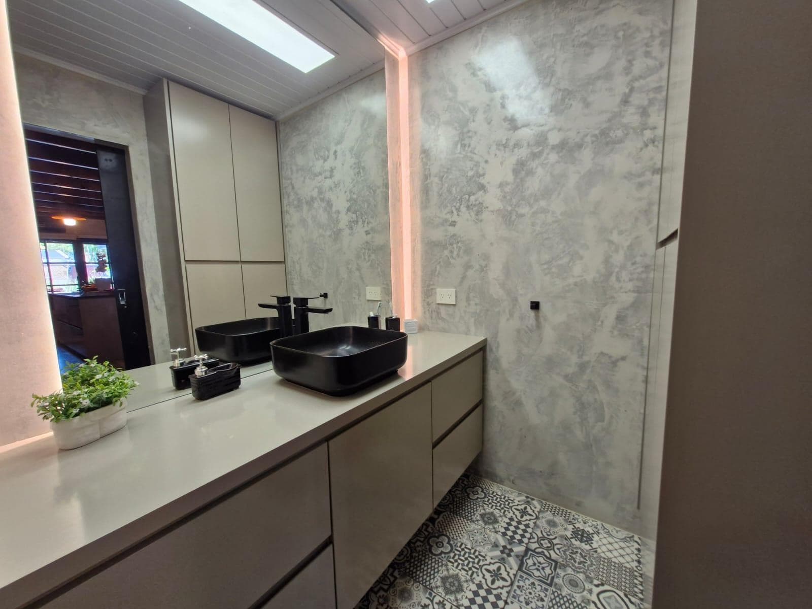 Industrial-Style House for Sale in Ezeiza