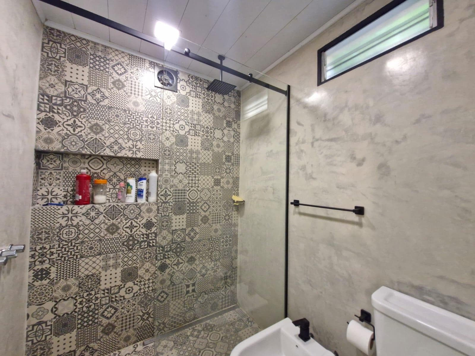 Industrial-Style House for Sale in Ezeiza
