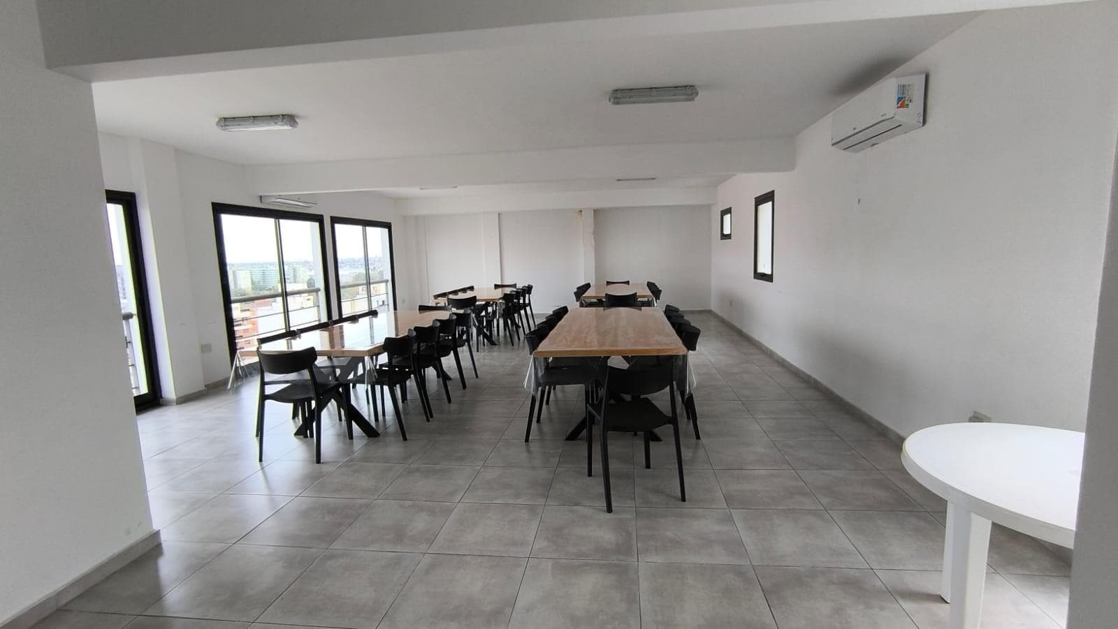 Studio Apartment for Sale in Downtown Avellaneda, Southern Greater Buenos Aires. Washing Machine Hookup. Generator.