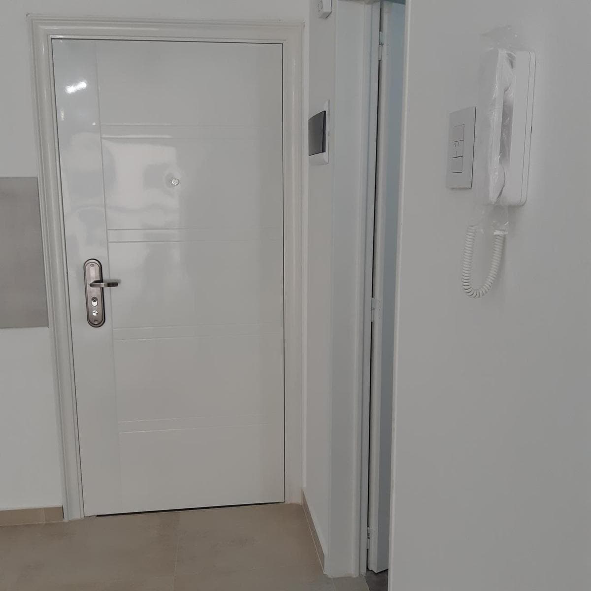 Studio Apartment for Sale in Downtown Avellaneda, Southern Greater Buenos Aires. Washing Machine Hookup. Generator.