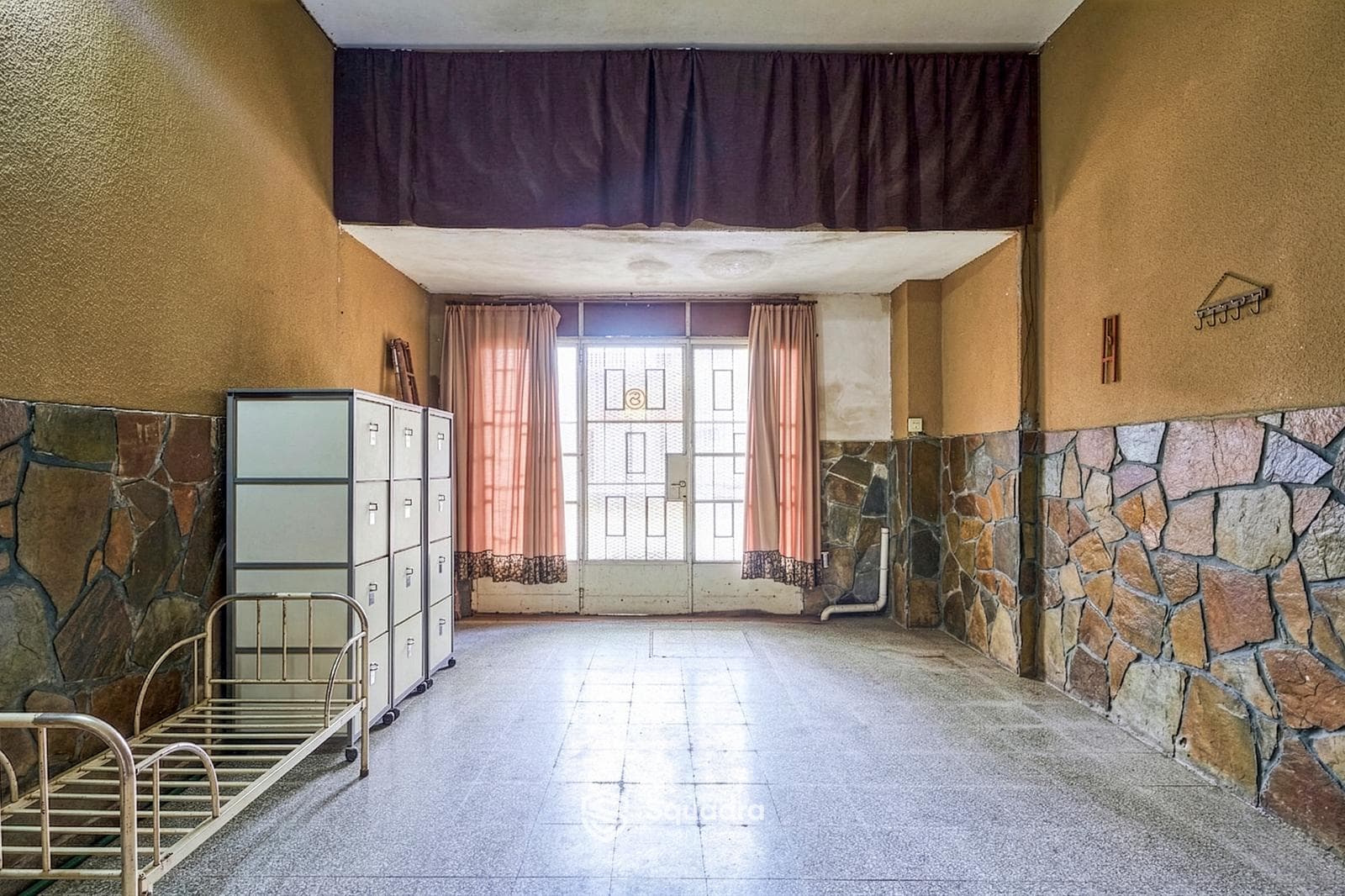 FOR SALE - 3-bedroom house with a patio, garage, and terrace. Arroyito, Rosario. QUALIFIES FOR A LOAN.