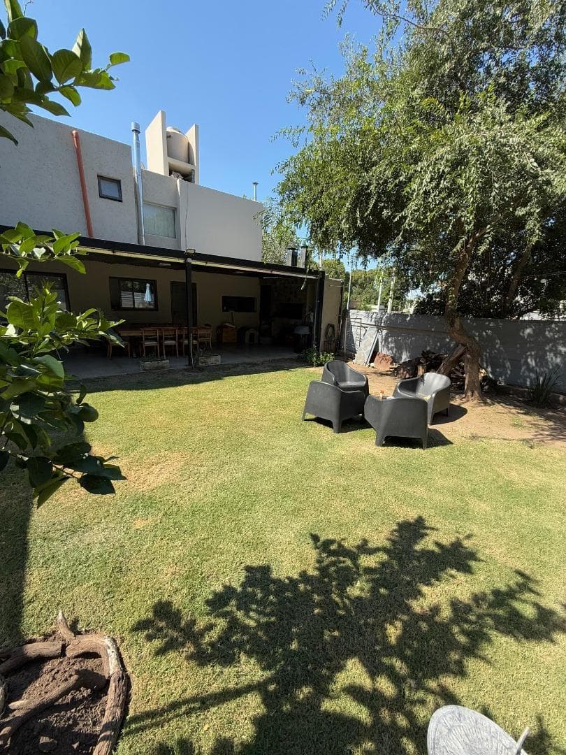 HOUSE FOR SALE IN THE GATED COMMUNITY OF VILLA CATALINA: 3 BEDROOMS WITH STUDIO AND SWIMMING POOL; QUALIFIES FOR MORTGAGE