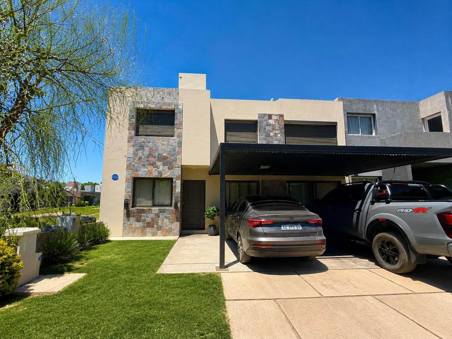 HOUSE FOR SALE IN THE GATED COMMUNITY OF VILLA CATALINA: 3 BEDROOMS WITH STUDIO AND SWIMMING POOL; QUALIFIES FOR MORTGAGE
