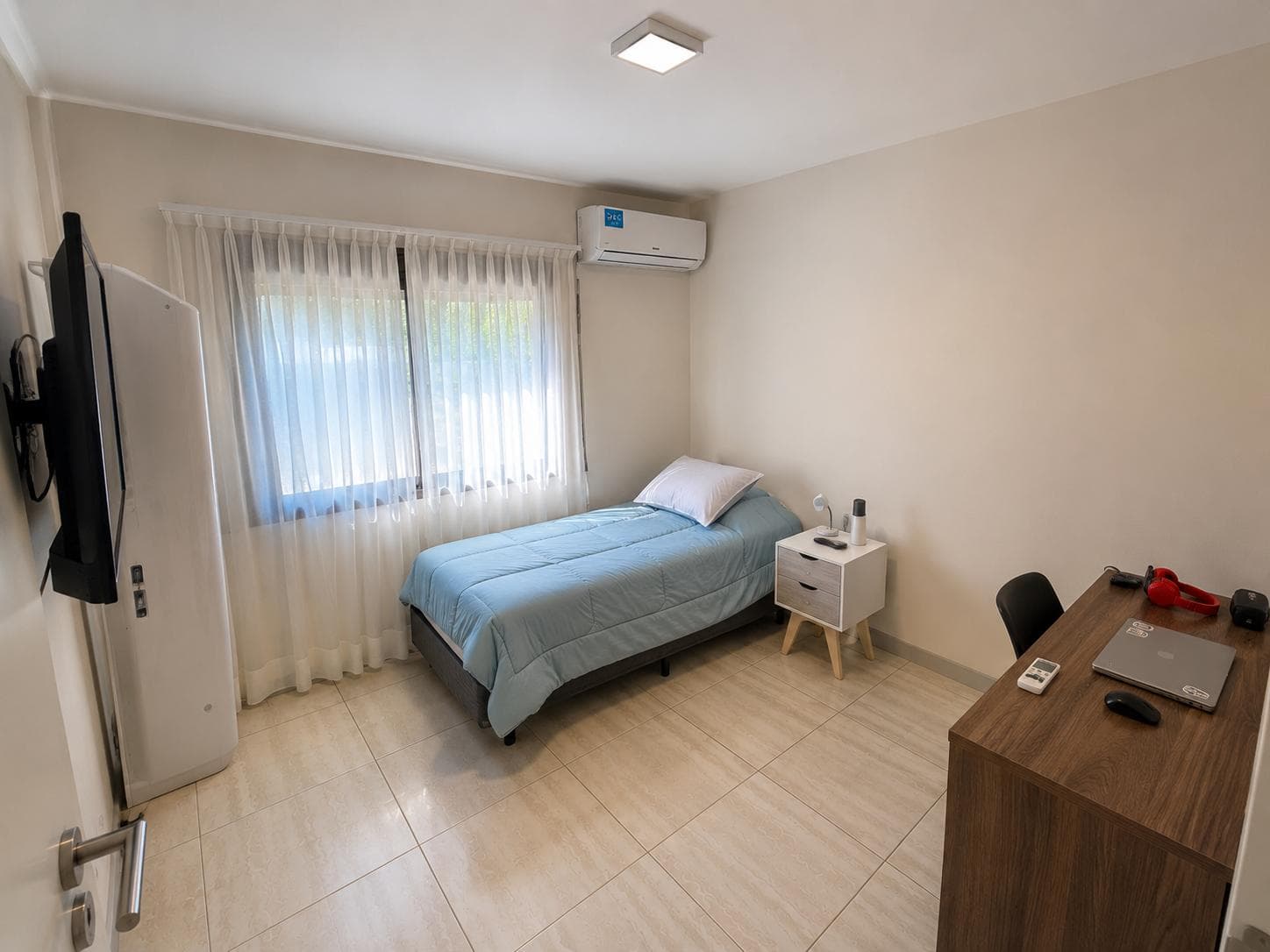 HOUSE FOR SALE IN THE GATED COMMUNITY OF VILLA CATALINA: 3 BEDROOMS WITH STUDIO AND SWIMMING POOL; QUALIFIES FOR MORTGAGE