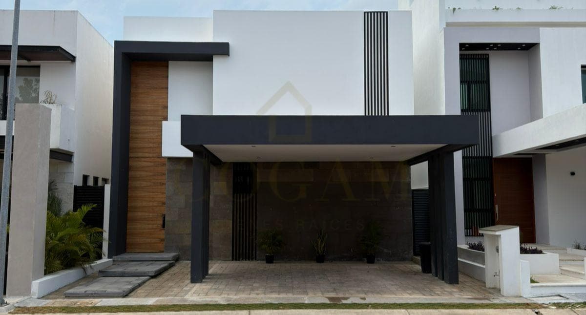 HOUSE FOR SALE IN CANCÚN WITH A PRIVATE POOL
