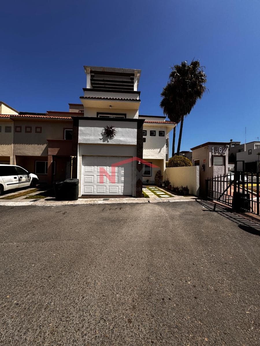 HOUSE FOR SALE IN BRISAS DEL MAR