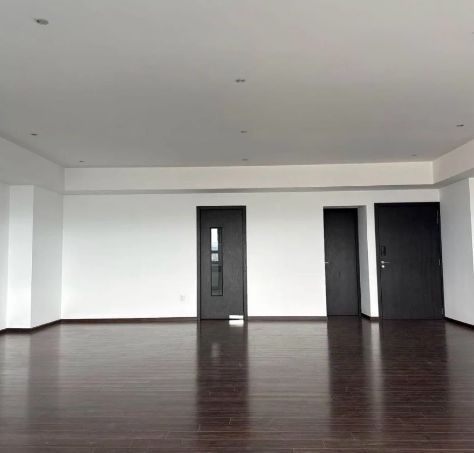 Apartment for sale in Santa Fe, Sendero: very spacious, 3 bedrooms, 2 parking spaces, amenities, security