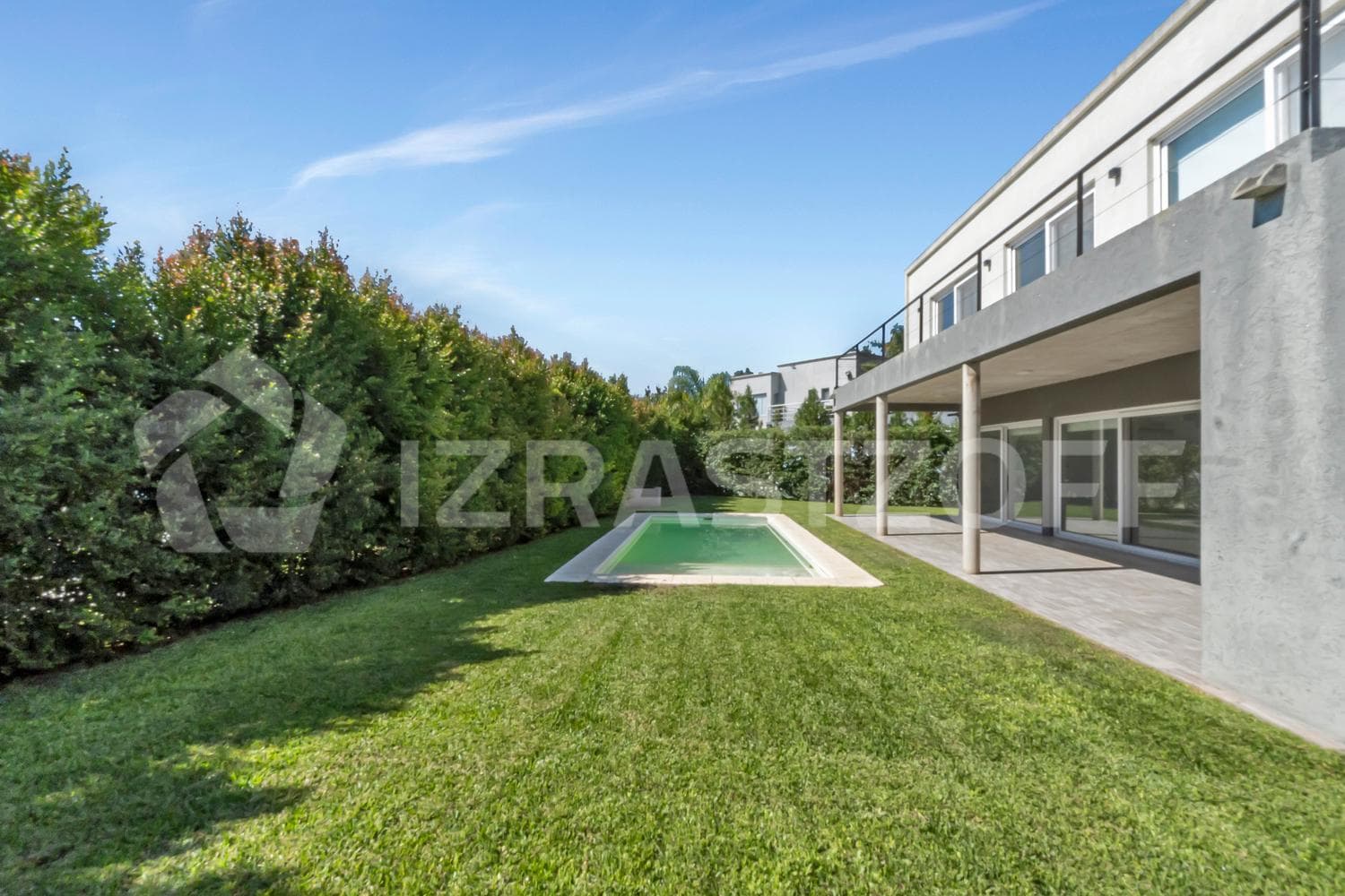 Casa en VENTA sobre lote central en Ayres Plaza