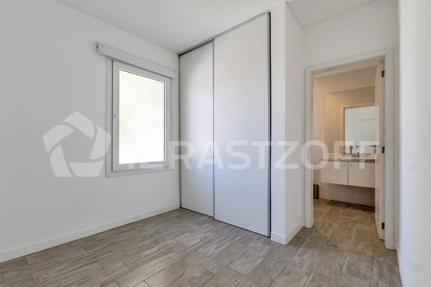 Casa en VENTA sobre lote central en Ayres Plaza