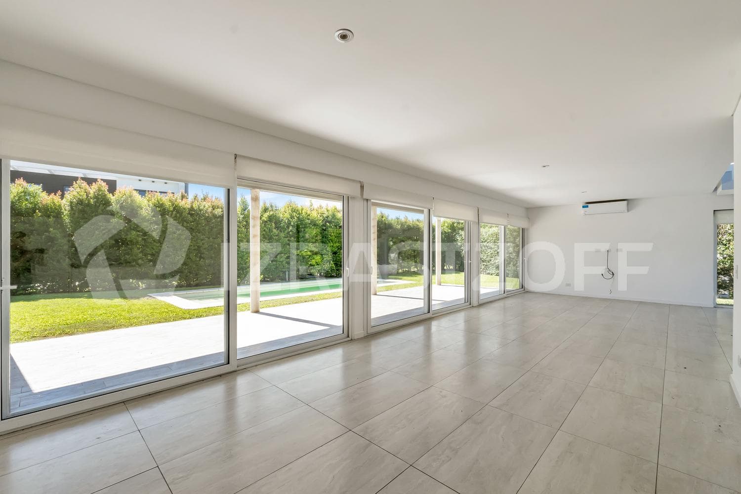 Casa en VENTA sobre lote central en Ayres Plaza