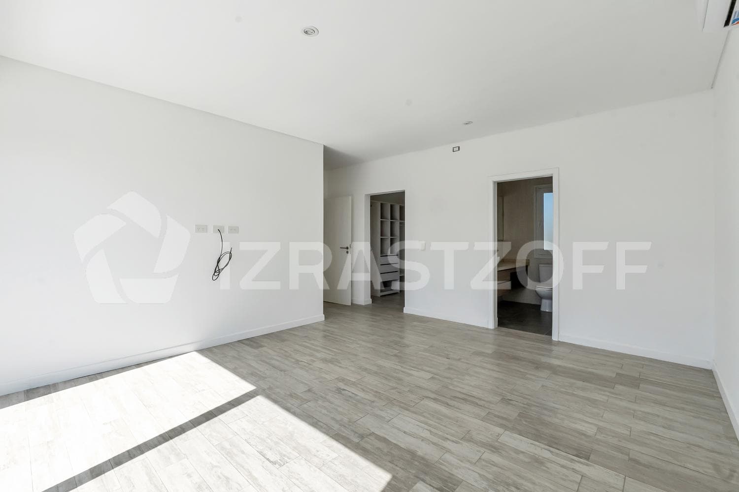 Casa en VENTA sobre lote central en Ayres Plaza