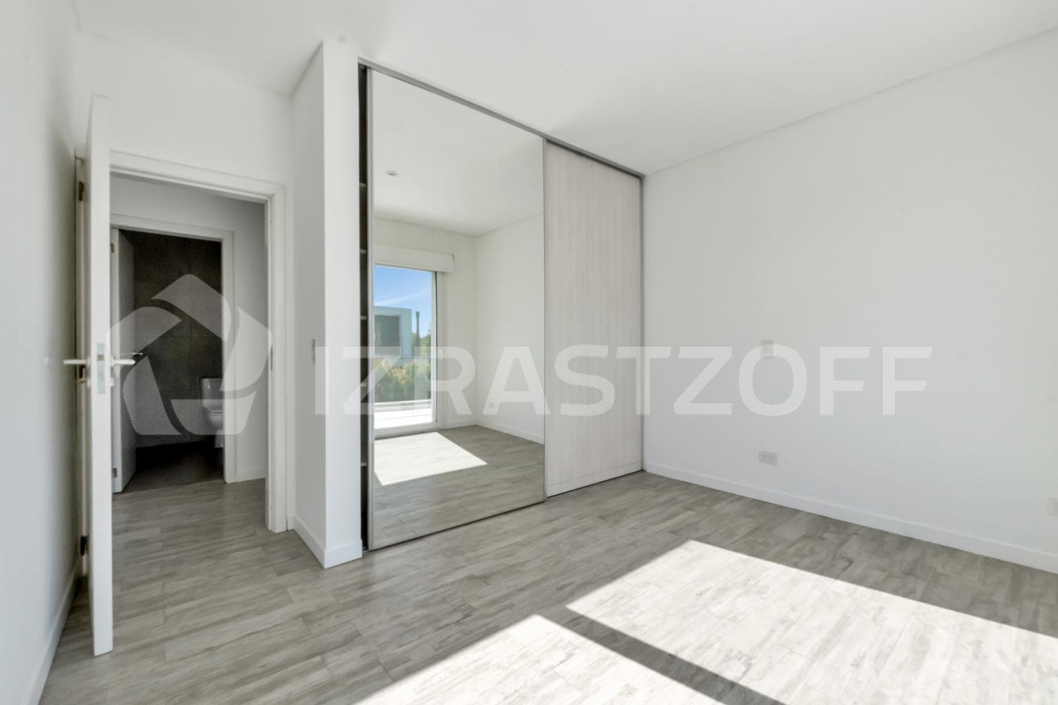 Casa en VENTA sobre lote central en Ayres Plaza