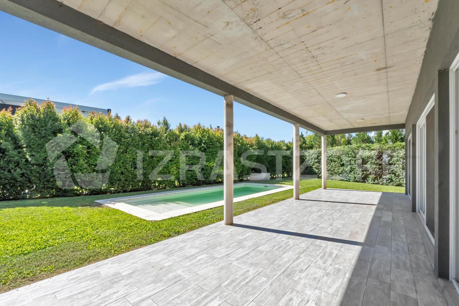 Casa en VENTA sobre lote central en Ayres Plaza