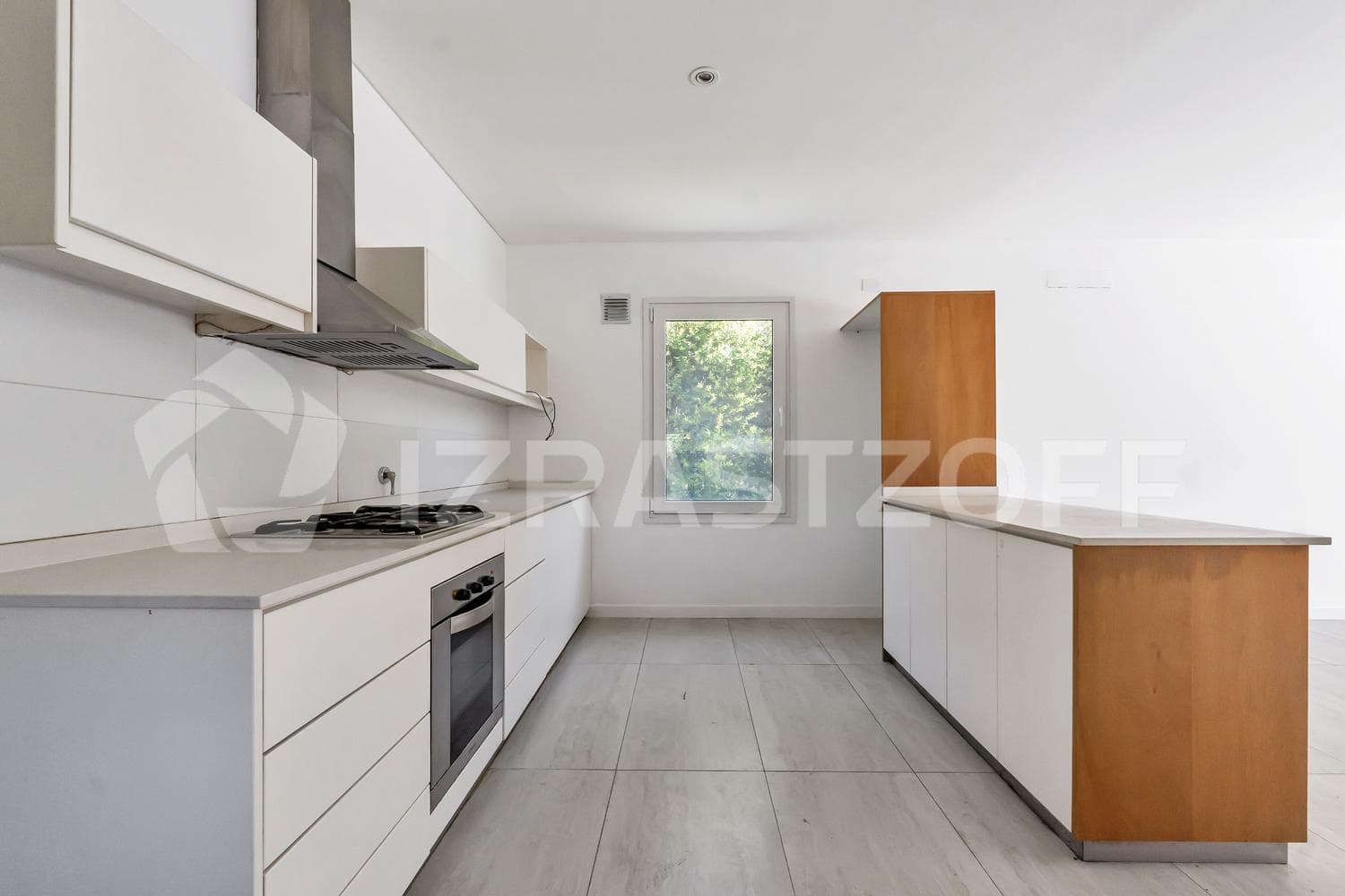 Casa en VENTA sobre lote central en Ayres Plaza