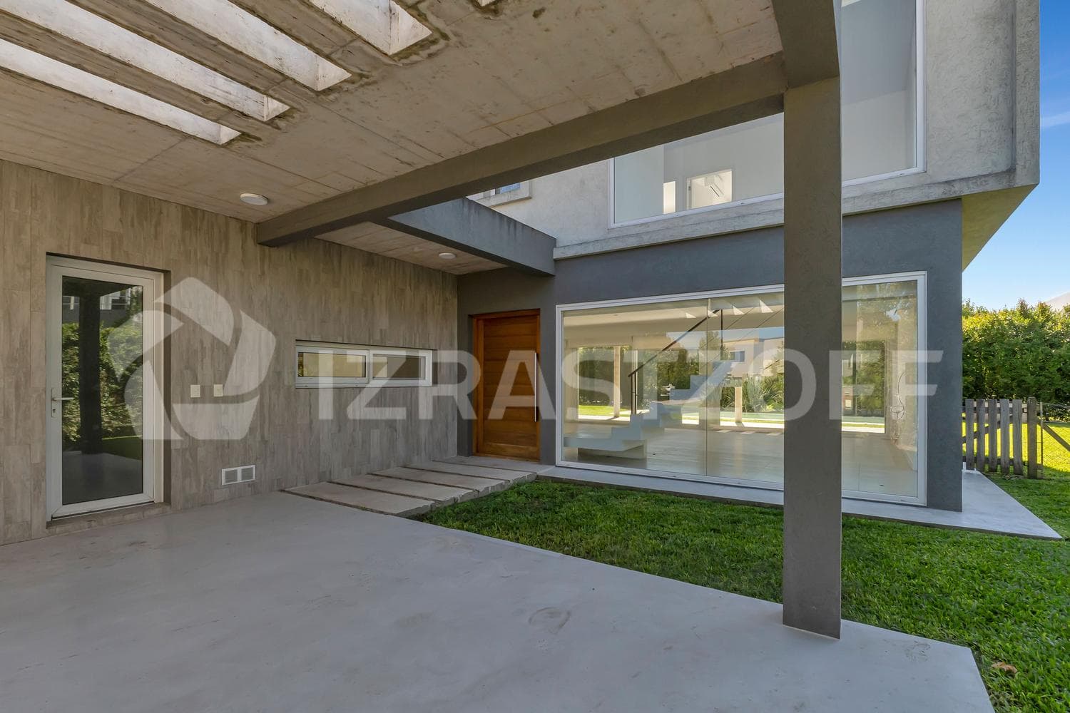 Casa en VENTA sobre lote central en Ayres Plaza