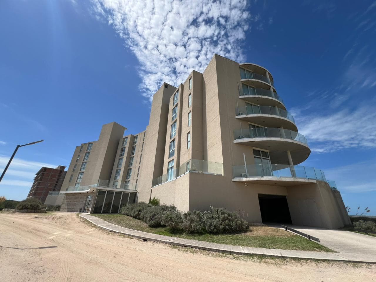 3-Bedroom Apartment in Northbeach, Next to Costa Esmeralda, Partido de la Costa