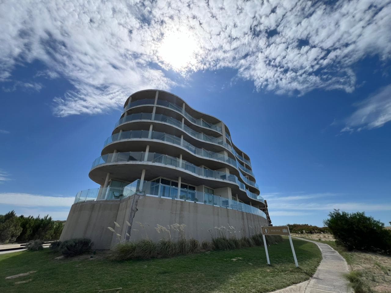 3-Bedroom Apartment in Northbeach, Next to Costa Esmeralda, Partido de la Costa