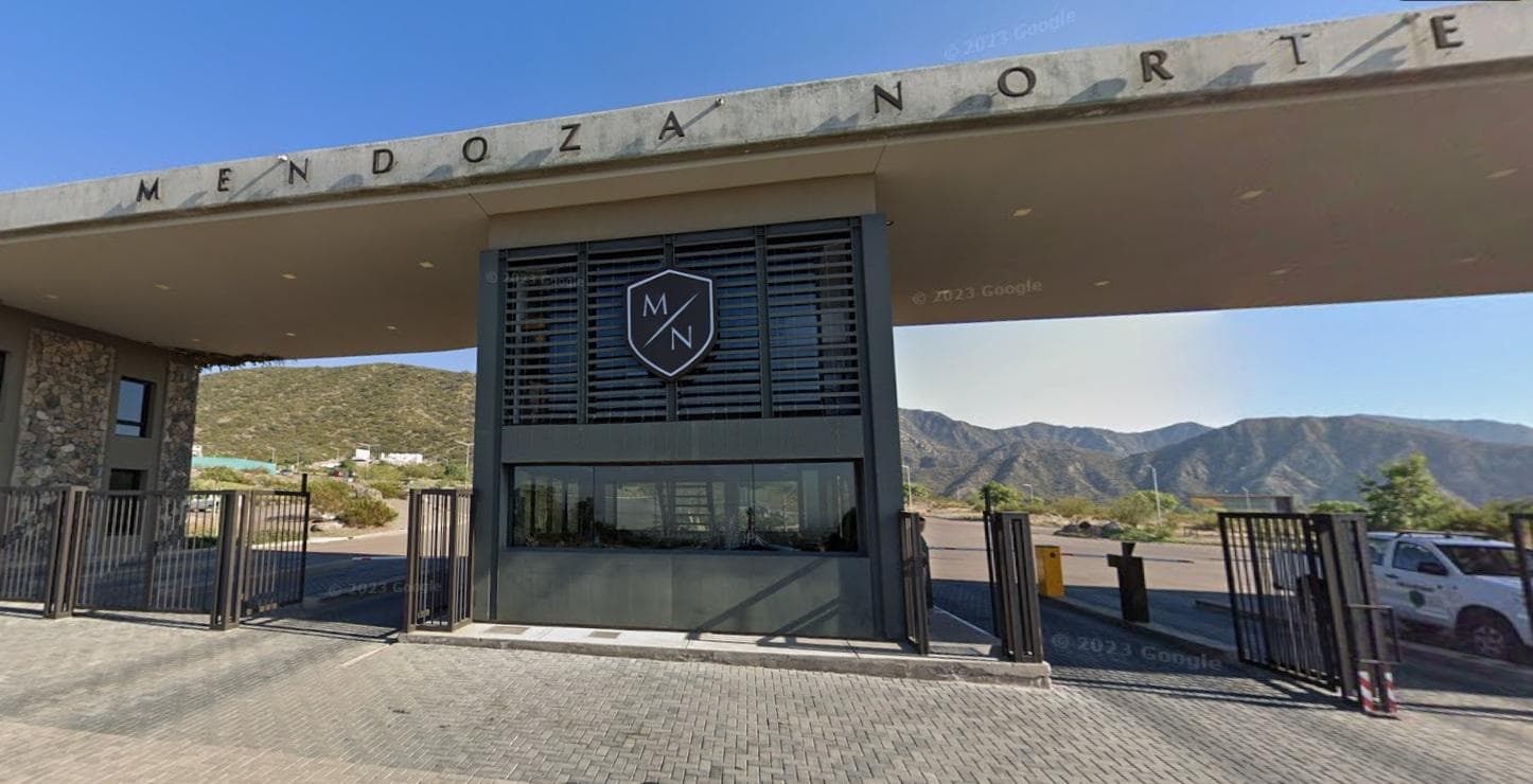 Land for Sale in the Mendoza Norte Neighborhood
