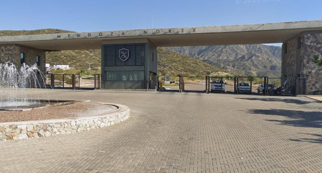 Land for Sale in the Mendoza Norte Neighborhood