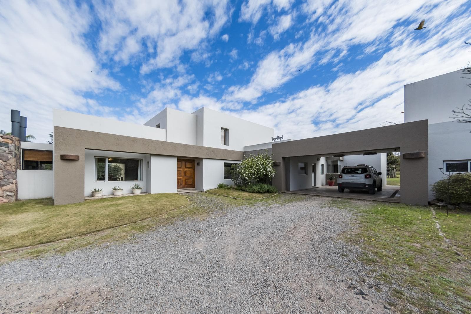 Venta Casa Premium Causana: Lote Inmenso, Playroom y Pileta