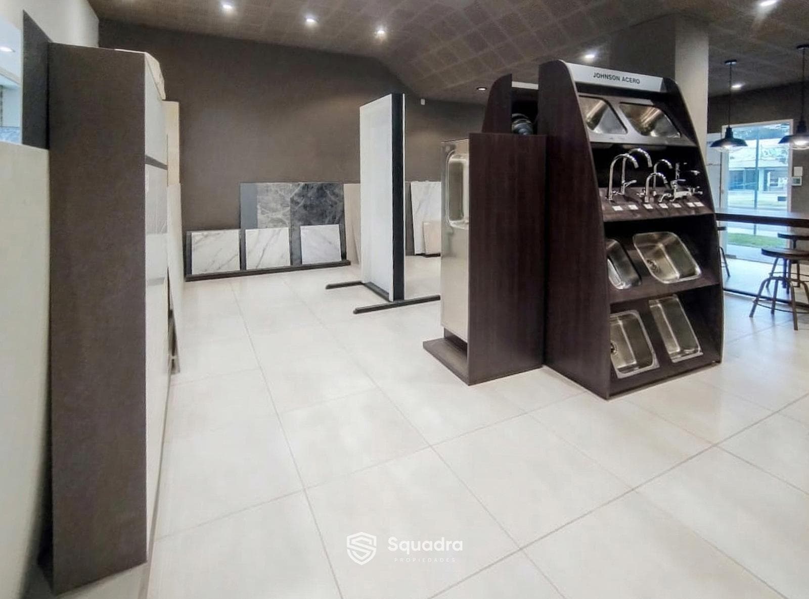 FOR RENT - Commercial Space and Offices - Southwest Neighborhood, Rosario.