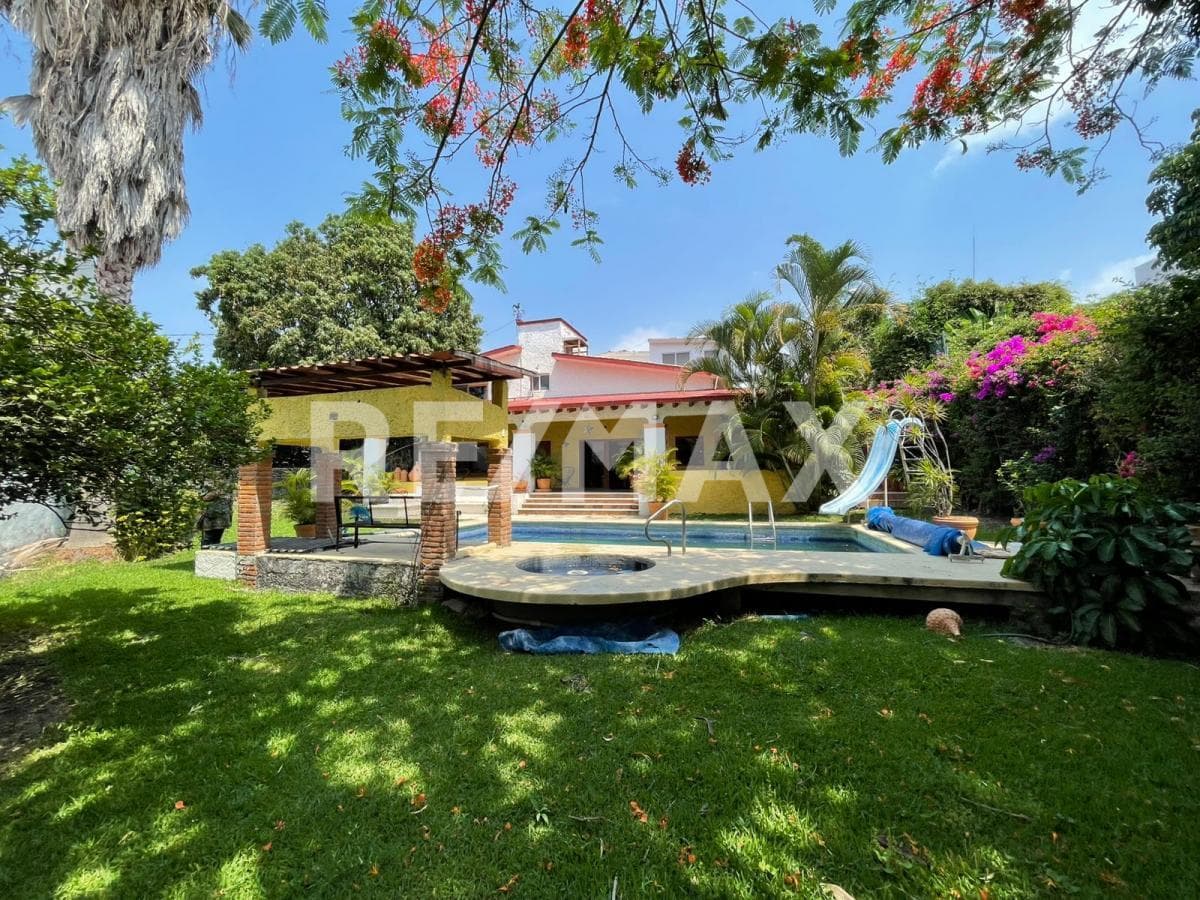 House for Sale in Morelos, Lomas de Cocoyoc