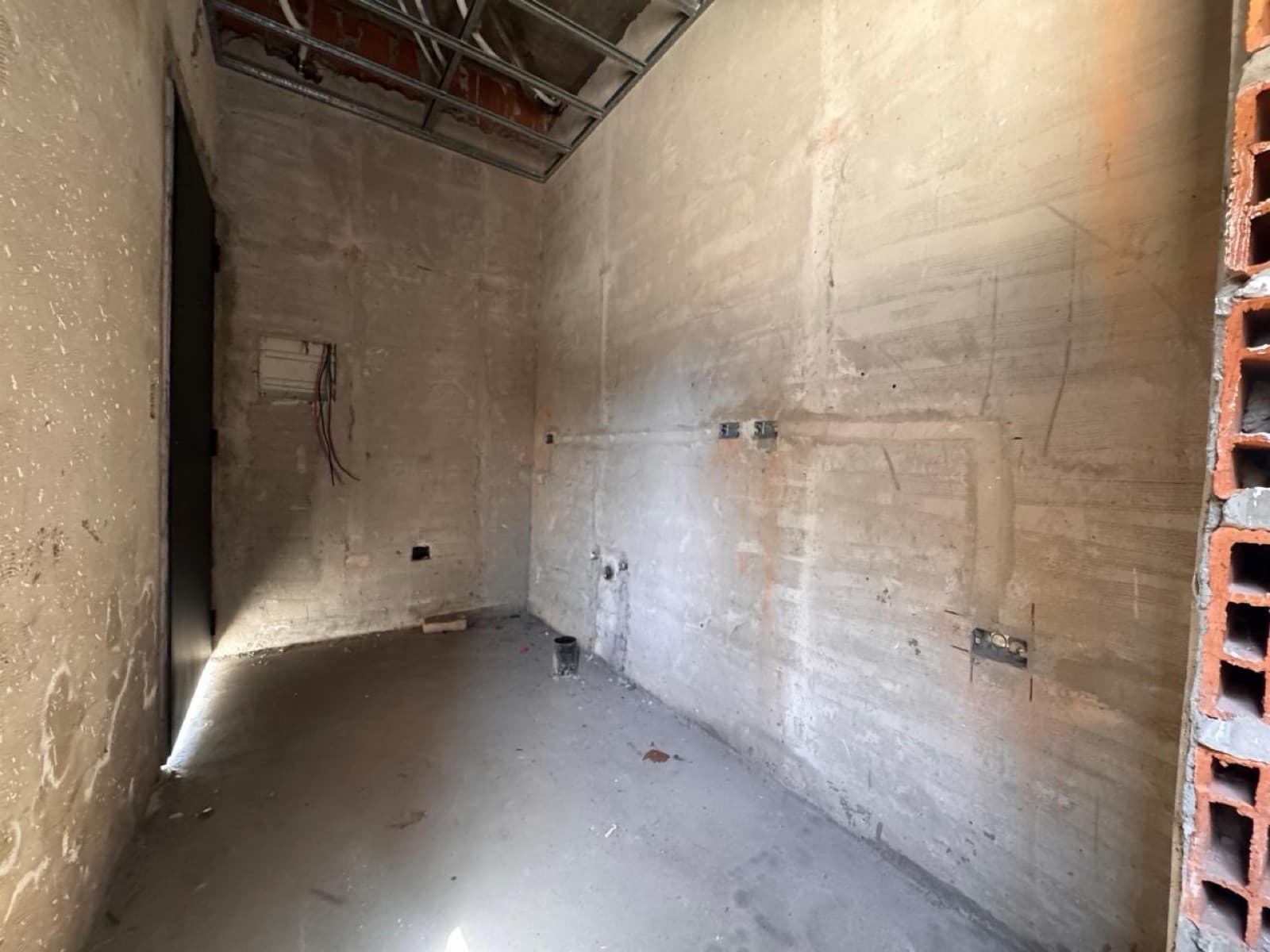 Commercial Space for Rent - Banfield Este