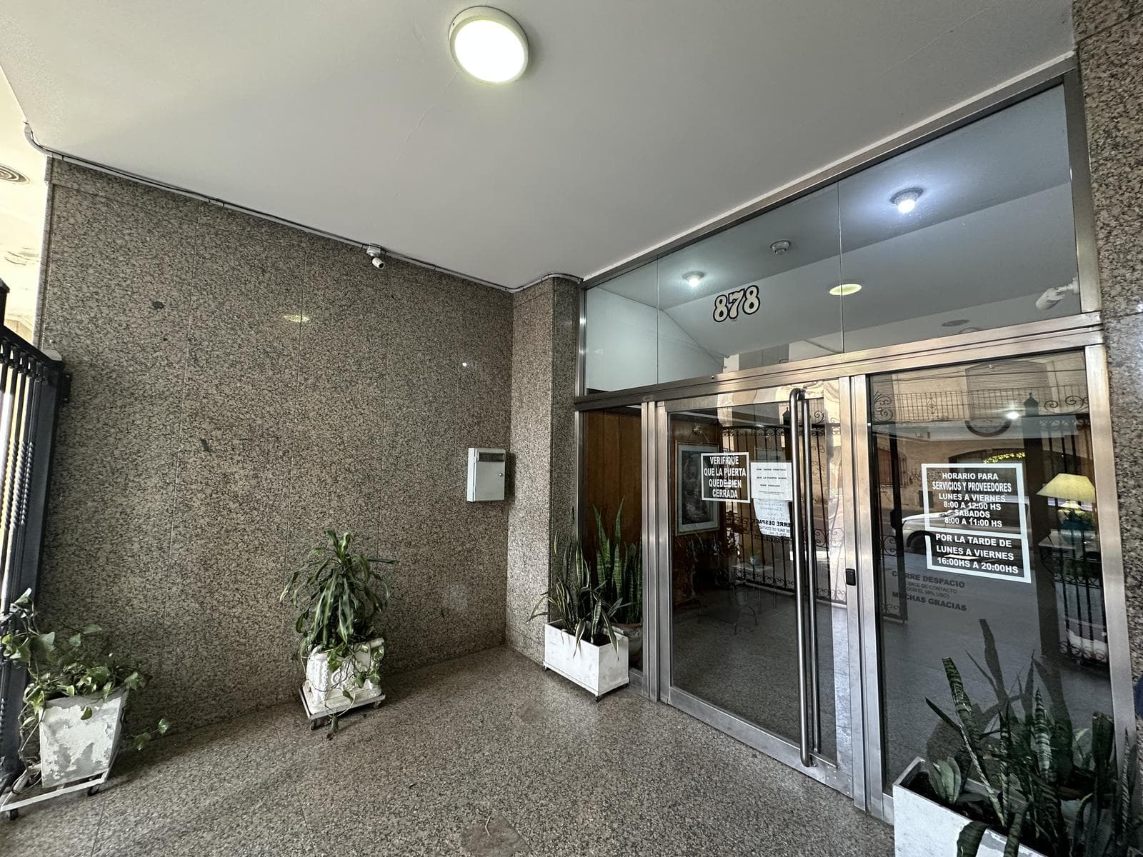 3-room apartment for sale, with a balcony and laundry room. Right in the heart of Zarate