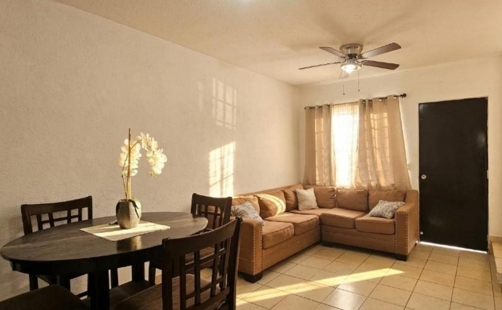 House for Rent in Lomas de Terrabella, Jardín Dorado, Tijuana