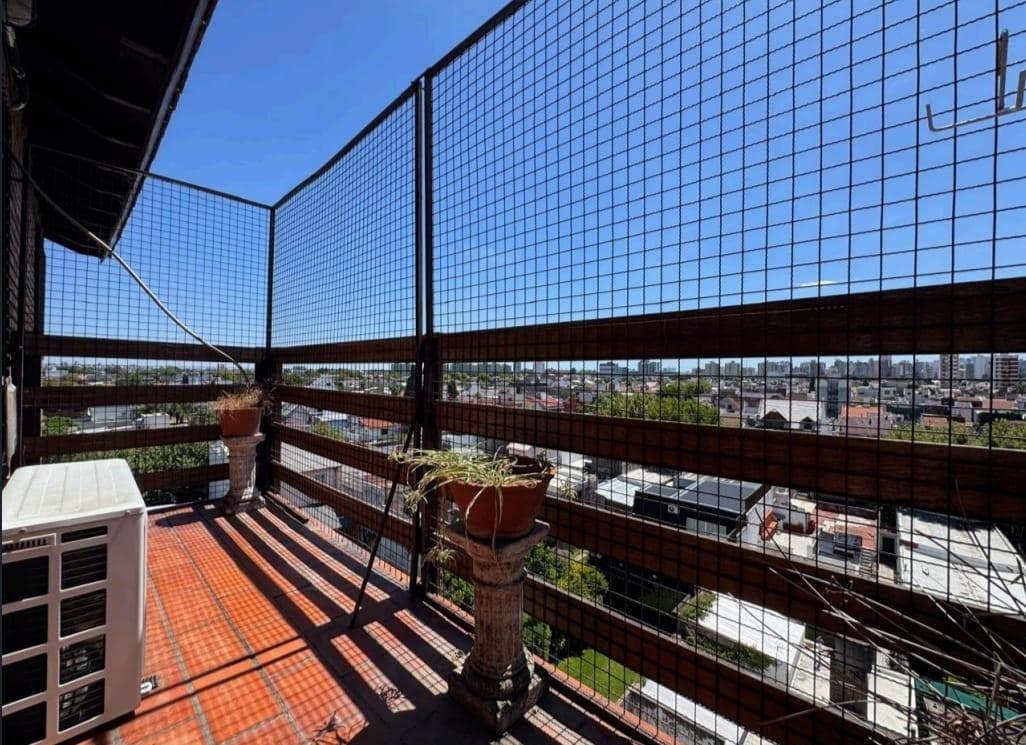 5-Room Apartment for Sale in Avellaneda