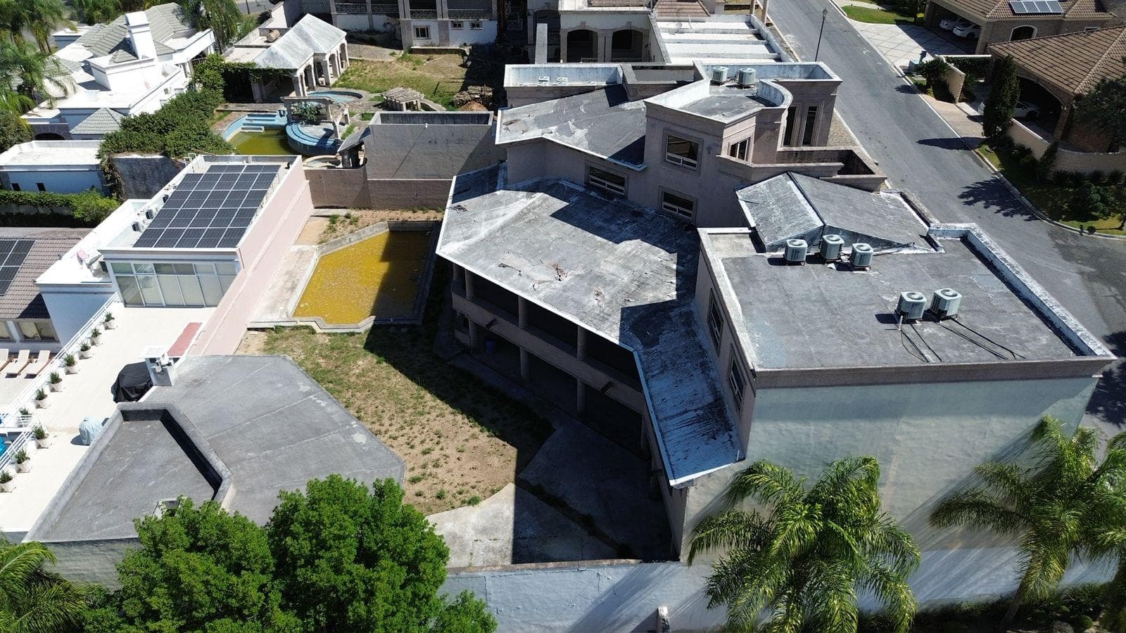 HOUSE FOR SALE IN THE PORTAL DEL HUAJUCO NEIGHBORHOOD—NATIONAL HIGHWAY—MONTERREY